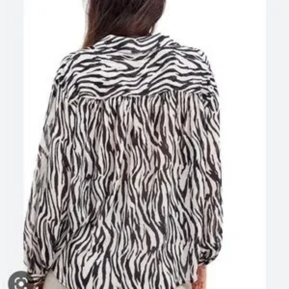 Nwt free people Zebra print flowy long sleeve button down shirt size medium - Picture 2 of 9